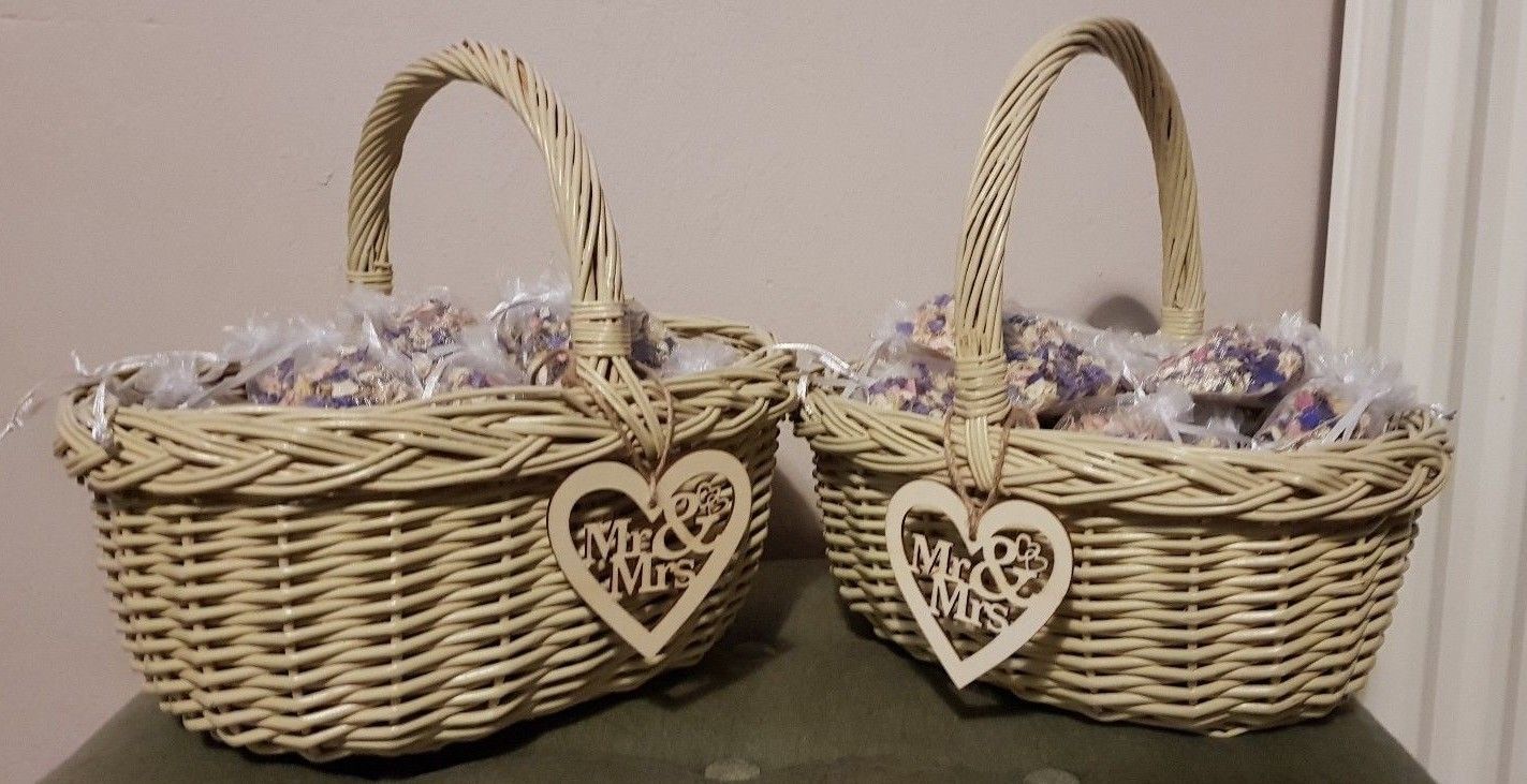 40 BEAUTIFUL CONFETTI FILLED ORGANZA BAGS IN A LOVELY WICKER BASKET 40 BEAUTIFUL CONFETTI FILLED ORGANZA BAGS IN A LOVELY WICKER BASKET