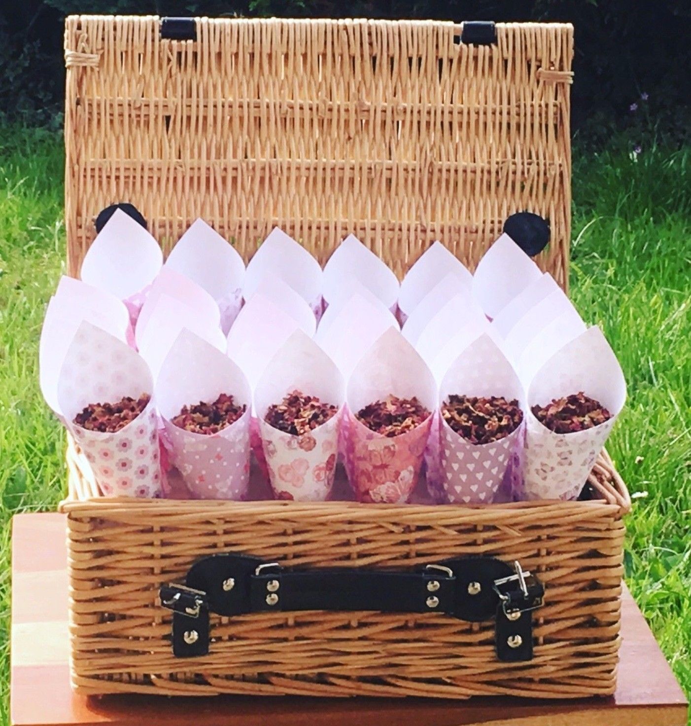 30 SHABBY CHIC CONES IN A BEAUTIFUL WICKER BASKET 30 SHABBY CHIC CONES IN A BEAUTIFUL WICKER BASKET